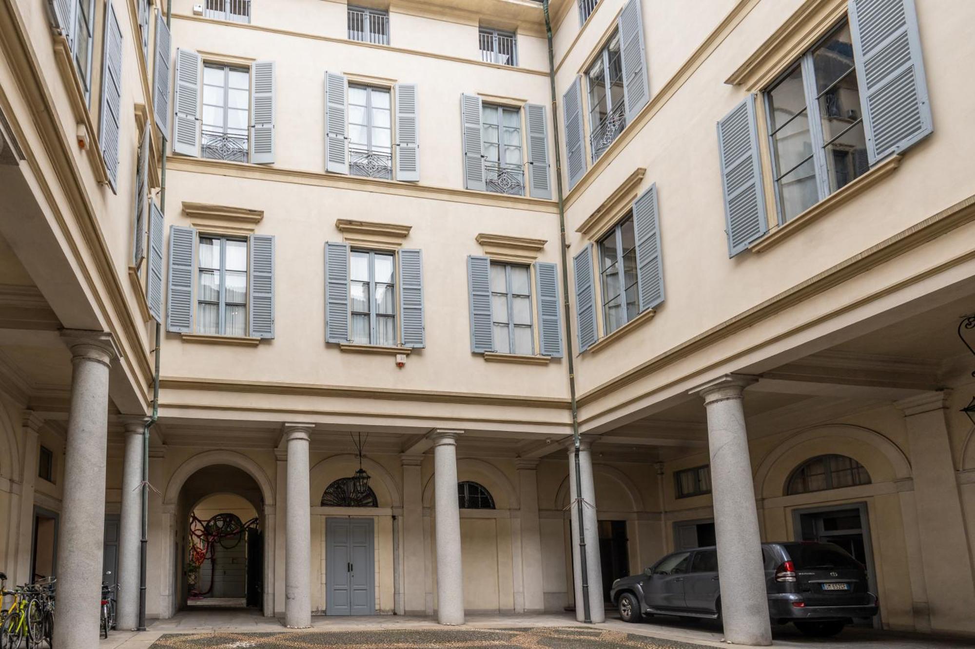 Nerino House, Elegante E Tranquillo Appartamento A 5 Minuti Dal Duomo Milán Exterior foto